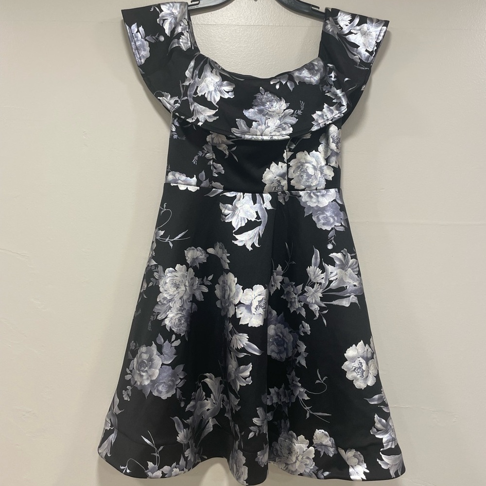 Sequin Hearts Black and White Floral Dress size 7